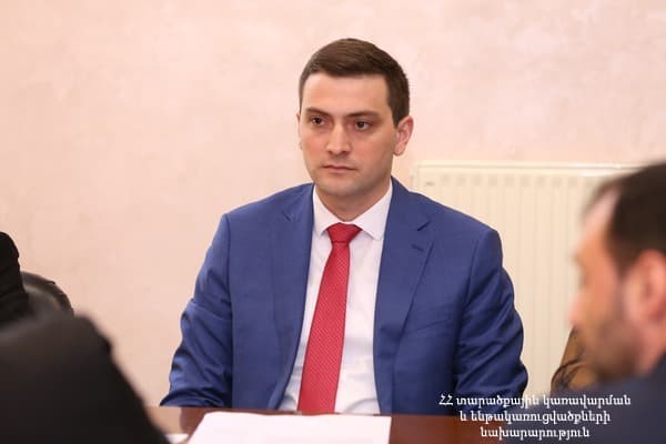 ՀՀ ՏԿԵ նախարարի տեղակալ Արմեն Սիմոնյանը հանդիպել է Զարգացման Ֆրանսիական գործակալության ներկայացուցիչների հետ