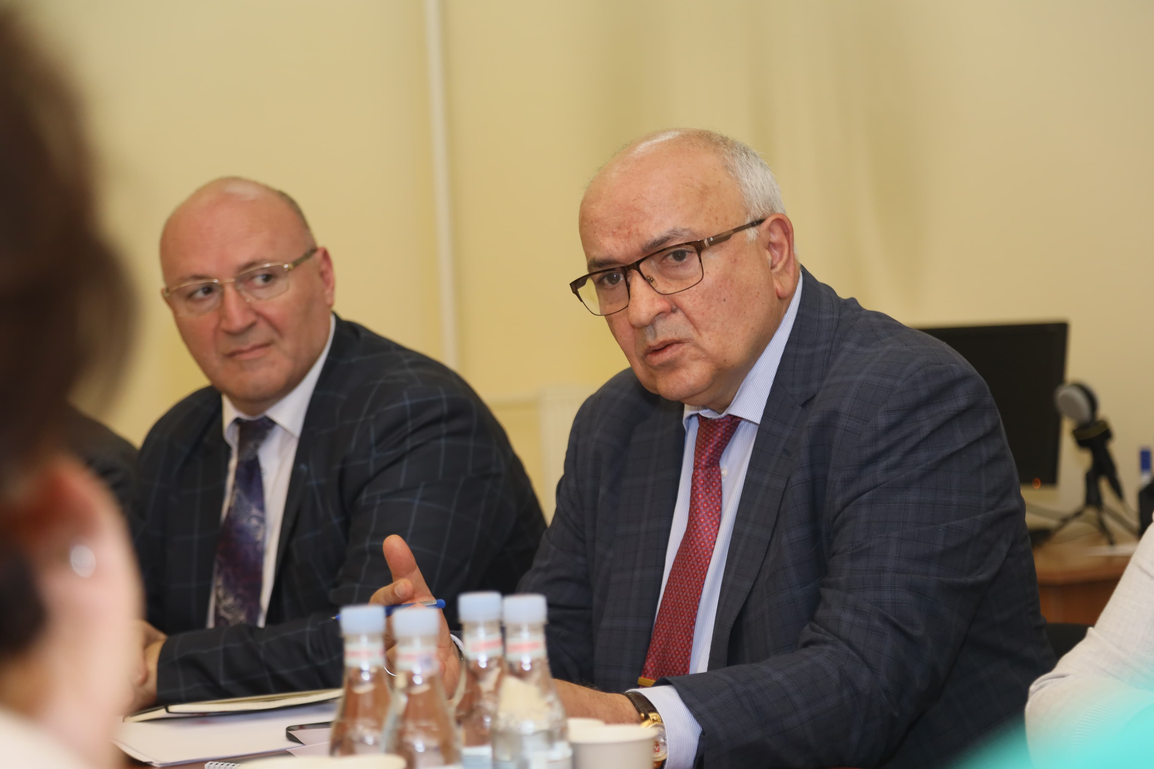 ՏԿԵ նախարարի տեղակալ  Վաչե Տերտերյանն ընդունել է ՀՀ-ում ԱՄՆ ՄԶԳ ժողովրդավարության և կառավարման գրասենյակի ղեկավար Քելլի Սթրիկլանդի գլխավորած պատվիրակությանը