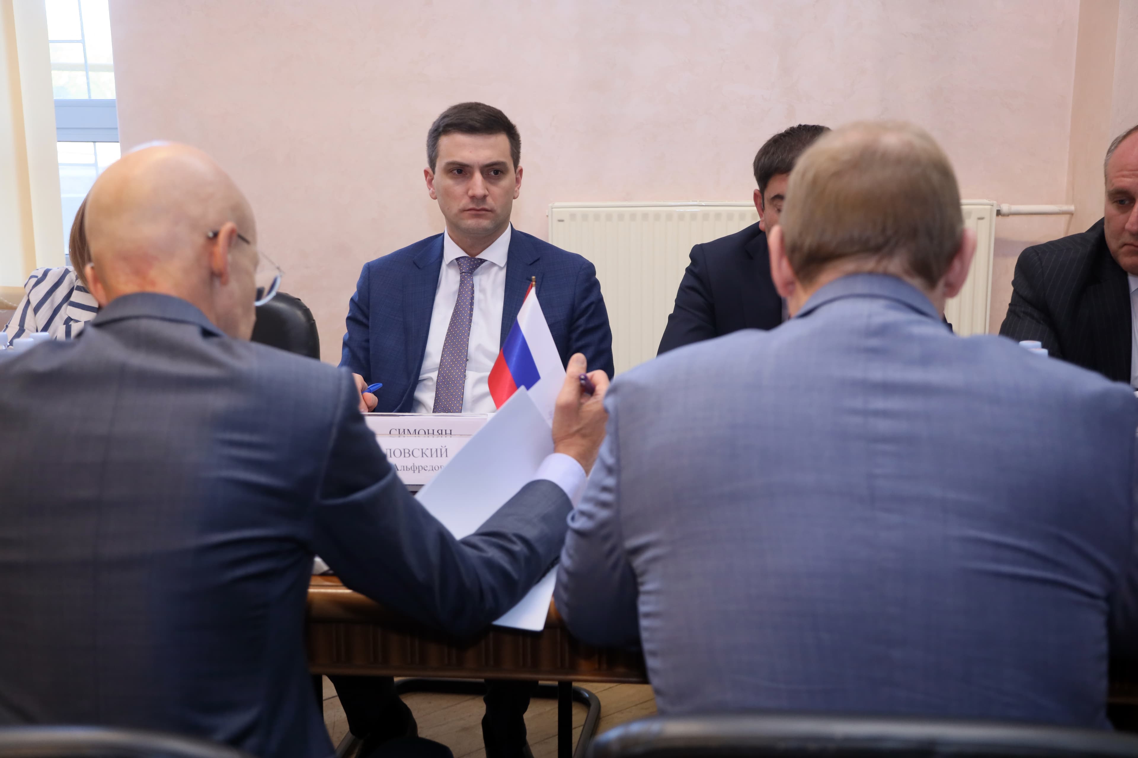 Արմեն Սիմոնյանն ընդունել է «Ռուսական երկաթուղիներ» ԲԲԸ գլխավոր տնօրենի տեղակալ Վյաչեսլավ Պավլովսկու գլխավորած պատվիրակությանը