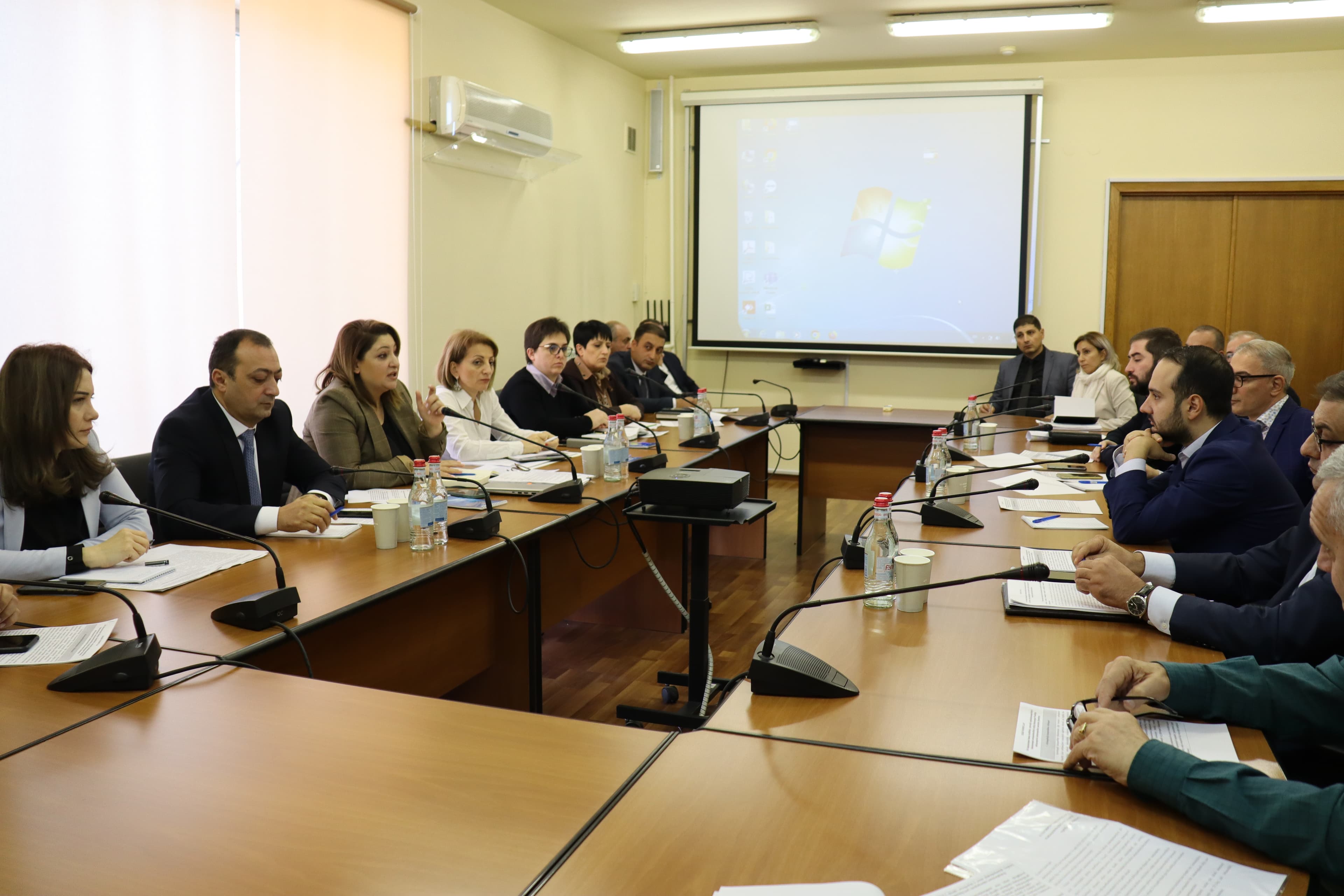 ՀՀ ՏԿԵ  նախարարությունում ՀՀ ֆինանսների նախարարության գործընկերների հետ քննարկվել է գնումներին վերաբերող կարգավորումներում  փոփոխություններ կատարալու վերաբերյալ  առաջարկությունները
