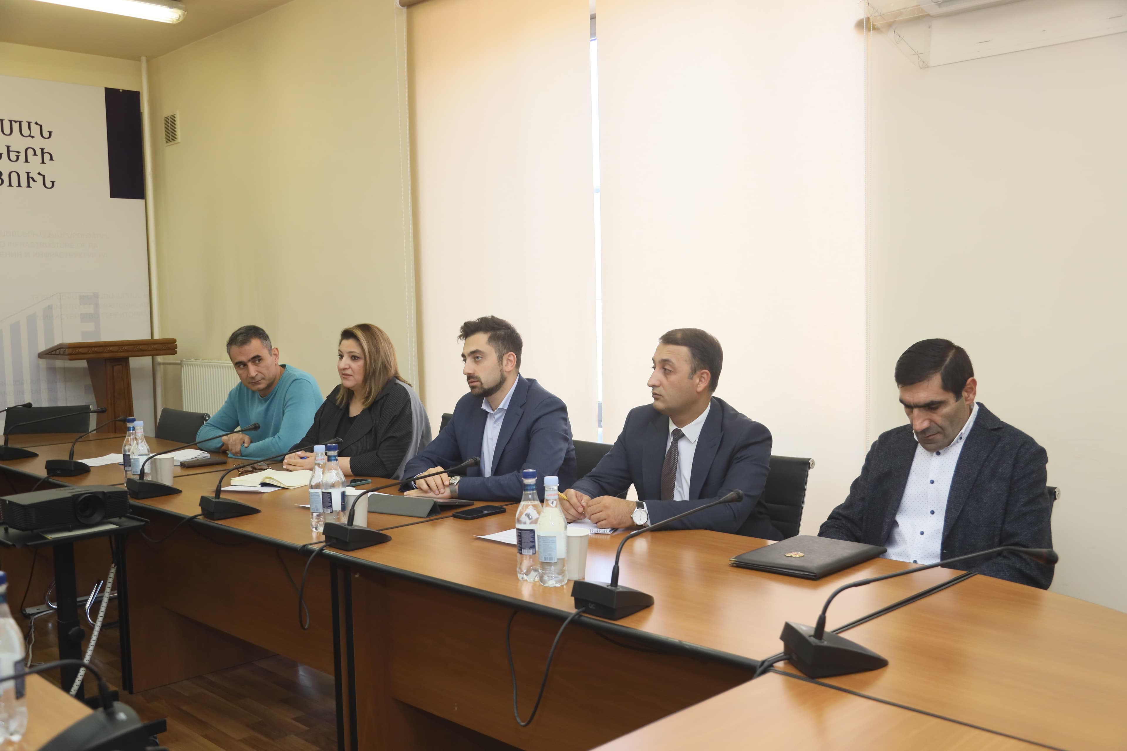 ՏԿԵ նախարարի տեղակալ Քրիստինե Ղալեչյանը հանդիպում է ունեցել Եվրոպական ներդրումային բանկի (ԵՆԲ) ներկայացուցիչների հետ