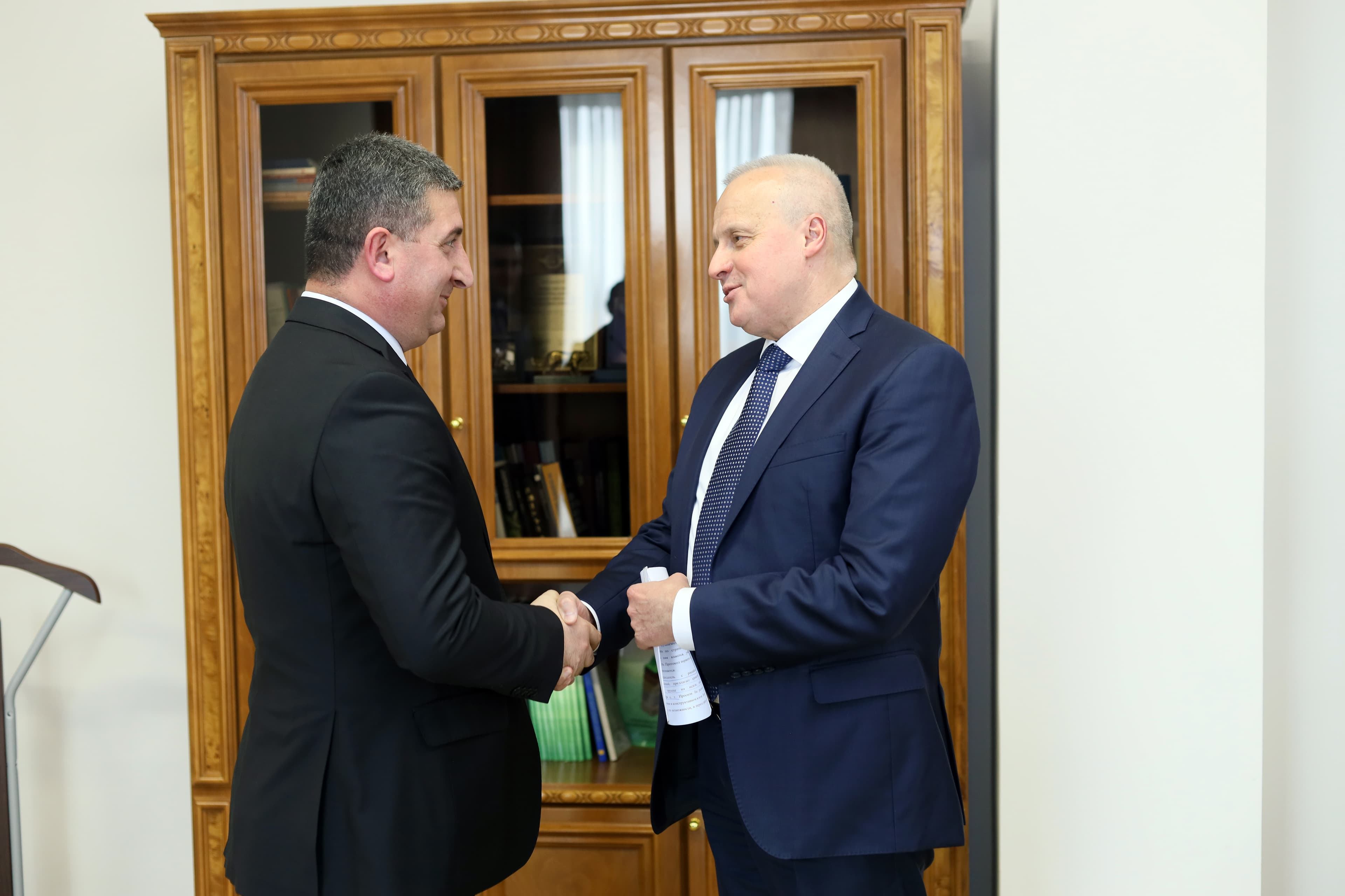 ՀՀ ՏԿԵ նախարար Գնել Սանոսյանն ընդունել է ՀՀ-ում ՌԴ դեսպան Սերգեյ Կոպիրկինին
