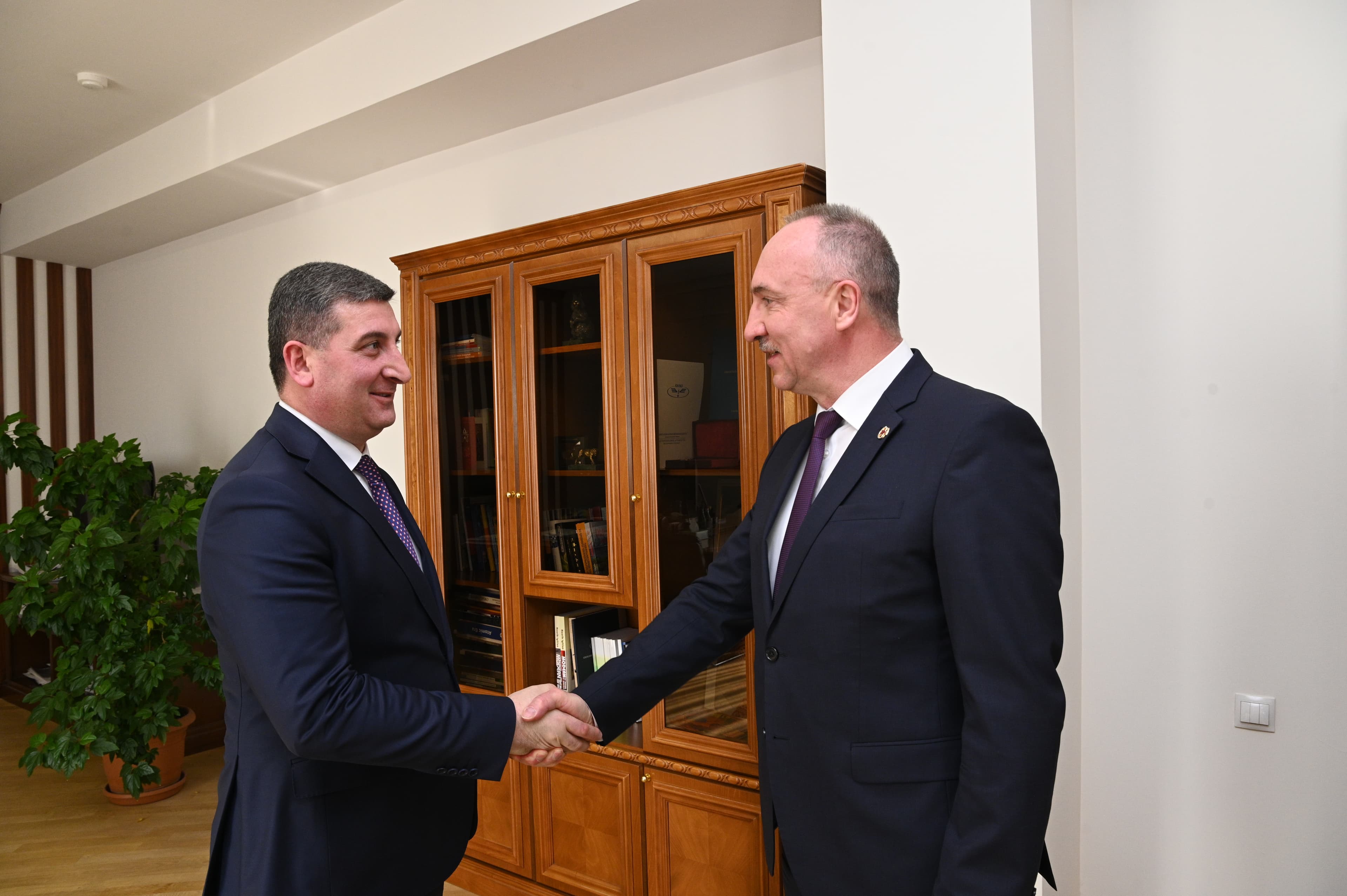 ՀՀ ՏԿԵ նախարար Գնել Սանոսյանն ընդունել է ՀՀ-ում Բելառուսի արտակարգ և լիազոր դեսպան Ալեքսանդր Կոնյուկին