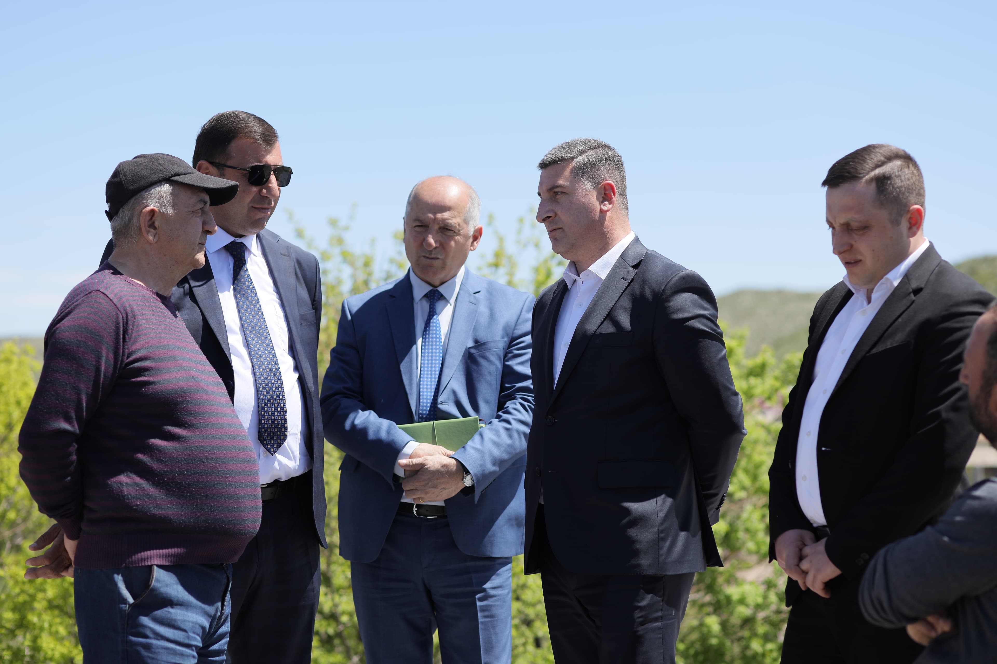 ՀՀ ՏԵԿ նախարարը դիտարկել է Իսահակյան-Գյումրի ավտոճանապարհի հիմնանորոգման աշխատանքները, ինչպես նաև այցելել է Արթիկ