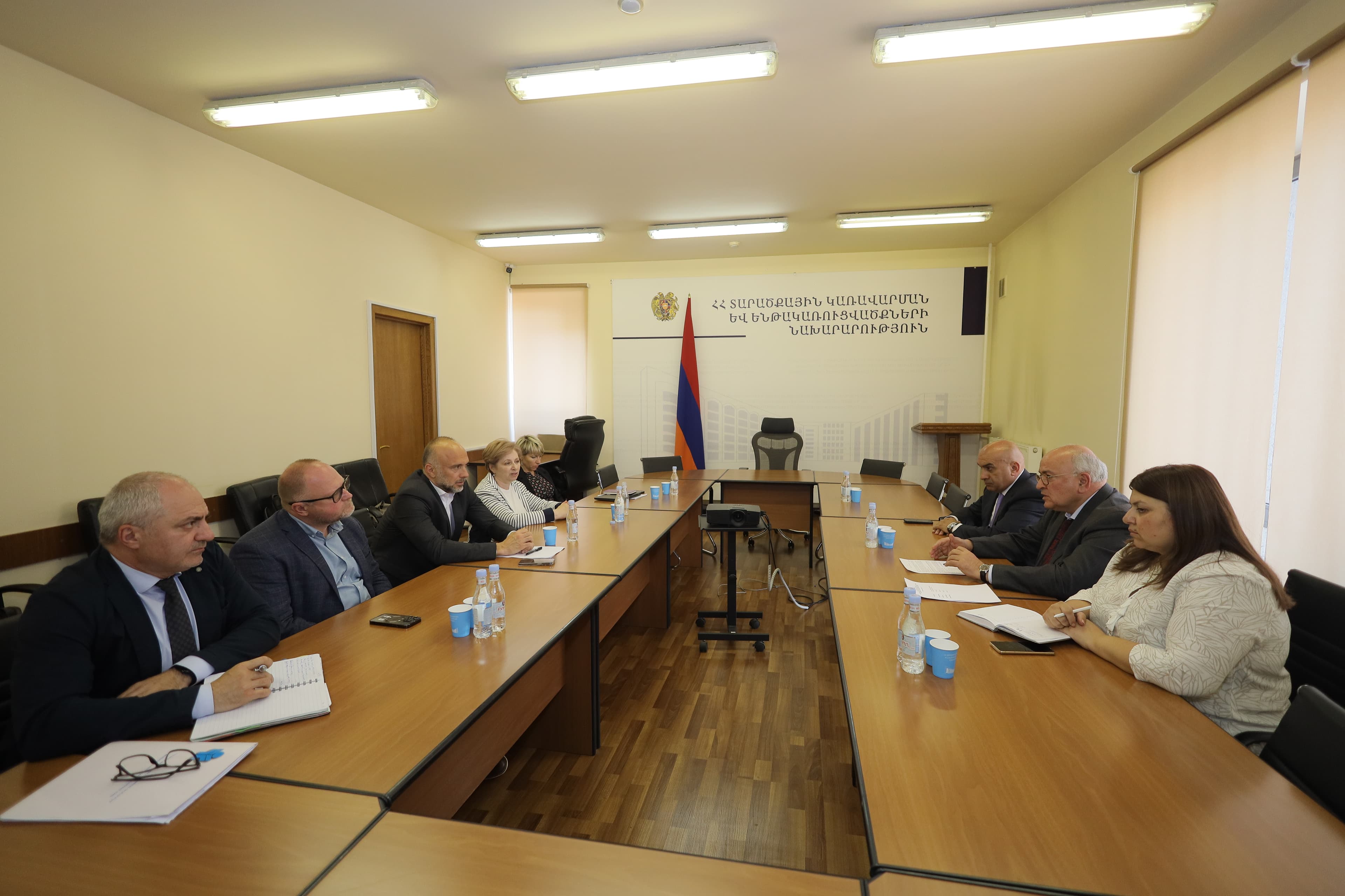 ՀՀ ՏԿԵ նախարարի տեղակալ Վաչե Տերտերյանն ընդունել է ՀԲ-ի Սոցիալական ներդրումների և տեղական զարգացման ծրագրի ղեկավար Իվան Դրաբեկի գլխավորած պատվիրակությանը