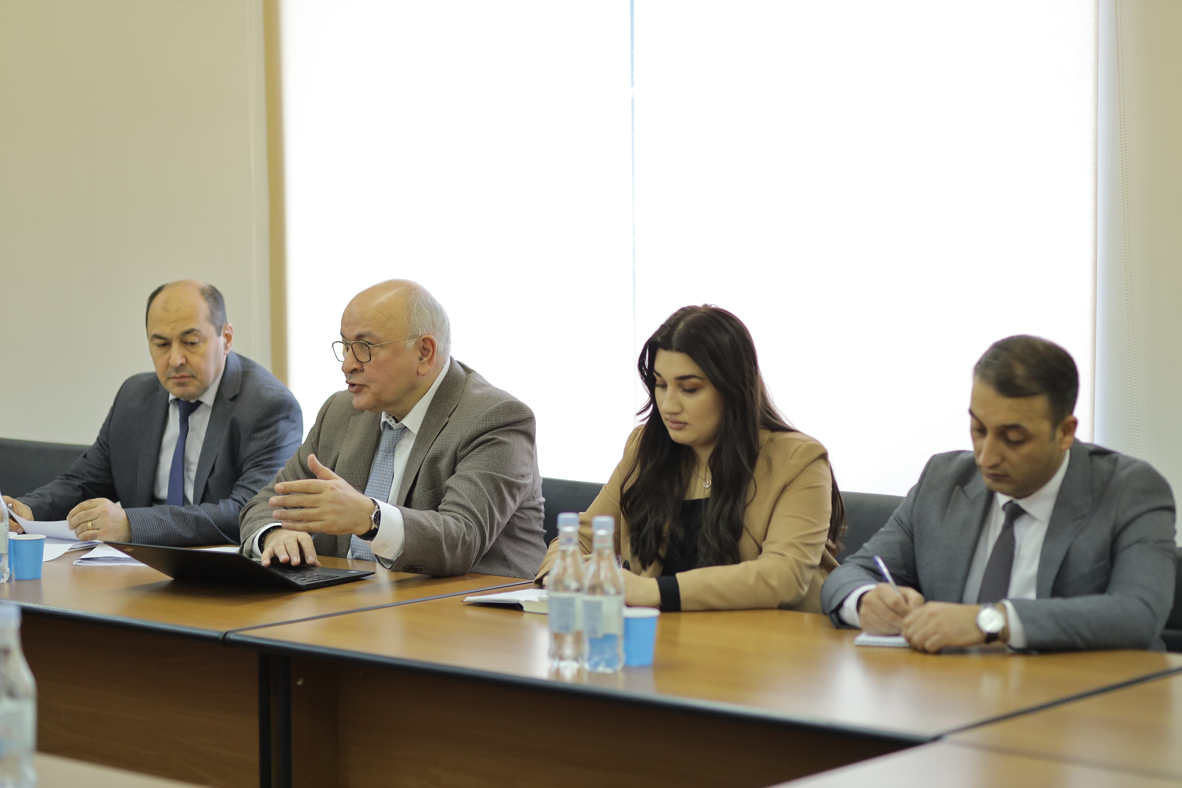 ՀՀ ՏԿԵ նախարարի տեղակալ Վաչե Տերտերյանը հանդիպել է ԱԶԲ հայաստանյան գրասենյակի տնօրեն Դոն Լամբերտի գլխավորած պատվիրակությանը: