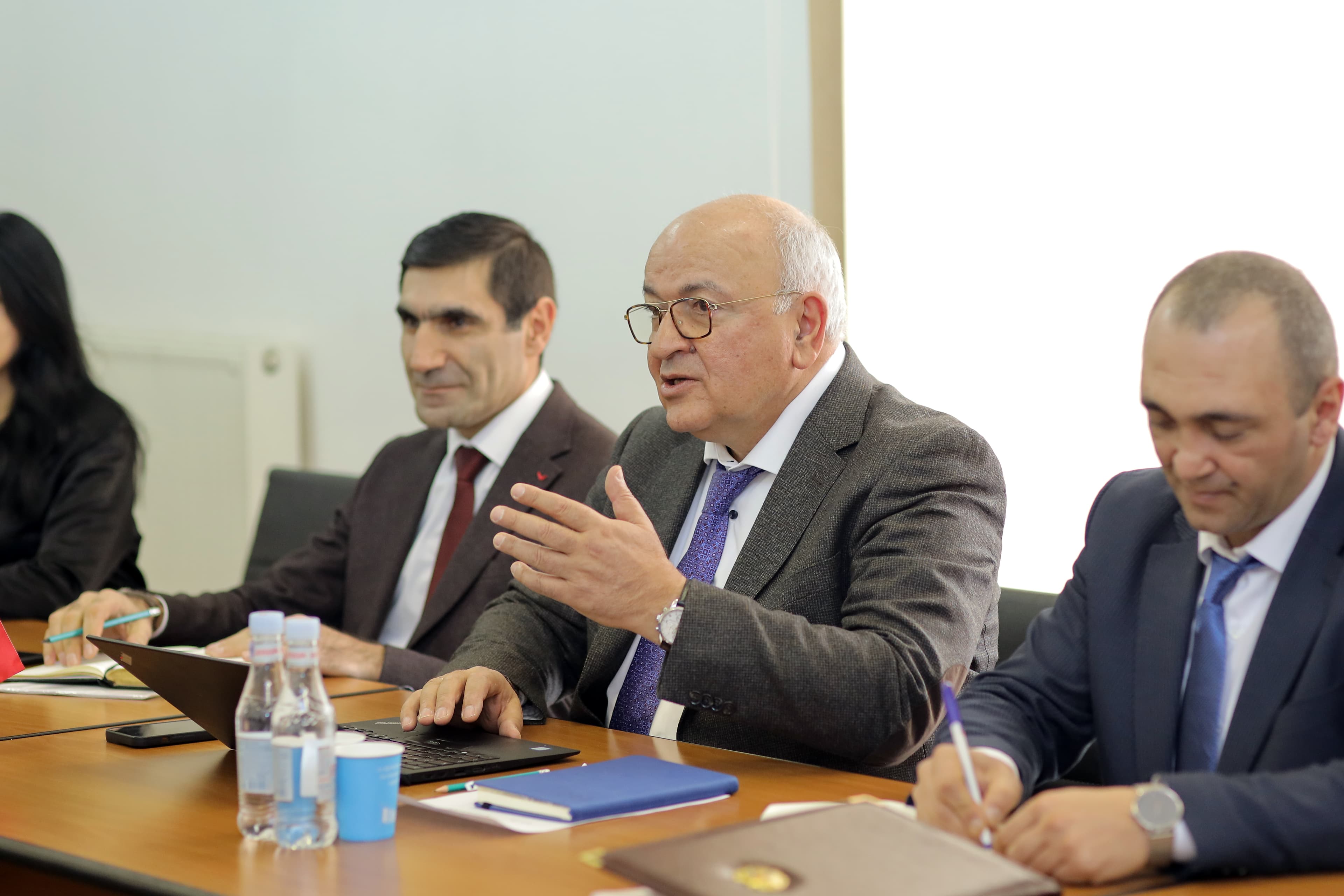 ՀՀ ՏԿԵ փոխնախարար Վաչե Տերտերյանն ընդունել է Զարգացման ֆրանսիական գործակալության  ղեկավար Վինսենթ Տանգիի գլխավորած պատվիրակությանը

