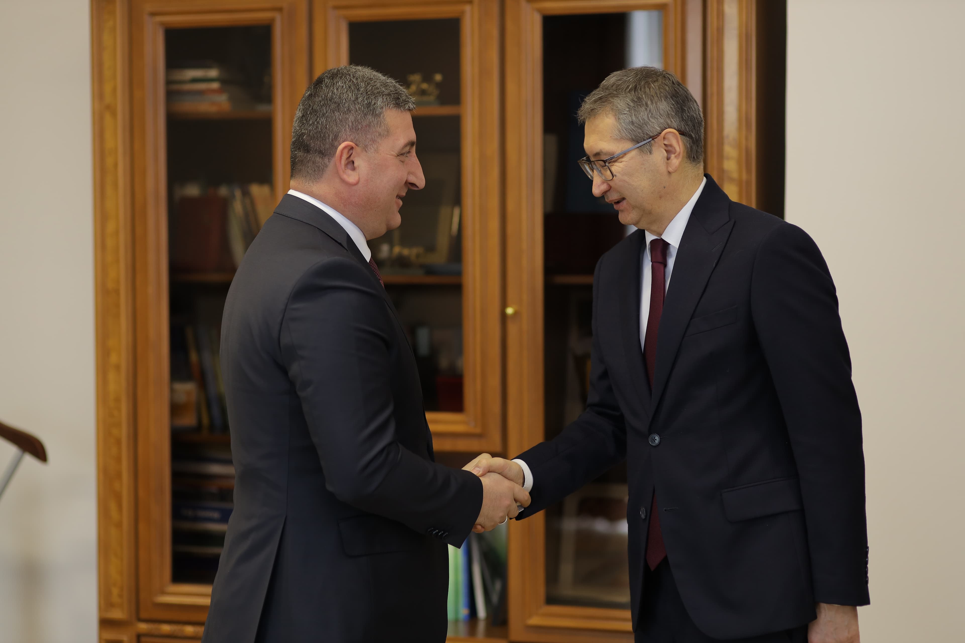 ՀՀ ՏԿԵ նախարար Գնել Սանոսյանն ընդունել է ՀՀ-ում Ղազախստանի Հանրապետության դեսպան Բոլատ Իմանբաևին 