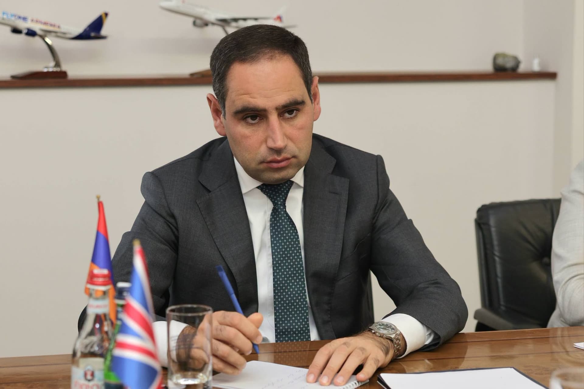 ՀՀ ՏԿԵ նախարար Դավիթ Խուդաթյանն ընդունել է ՀՀ-ում Միացյալ Թագավորության արտակարգ և լիազոր դեսպանին