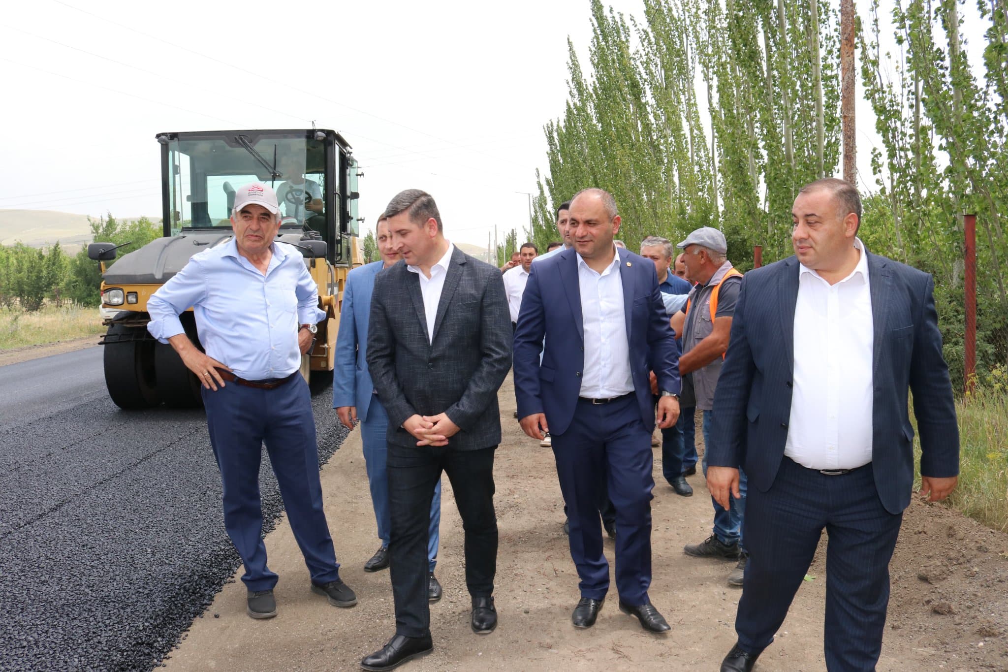 ՏԿԵ նախարարը Կոտայքի մարզում ծանոթացել է Նոր Գեղի-Արգել-Արզական-Հրազդան ավտոճանապարհի հիմնանորգման աշխատանքներին