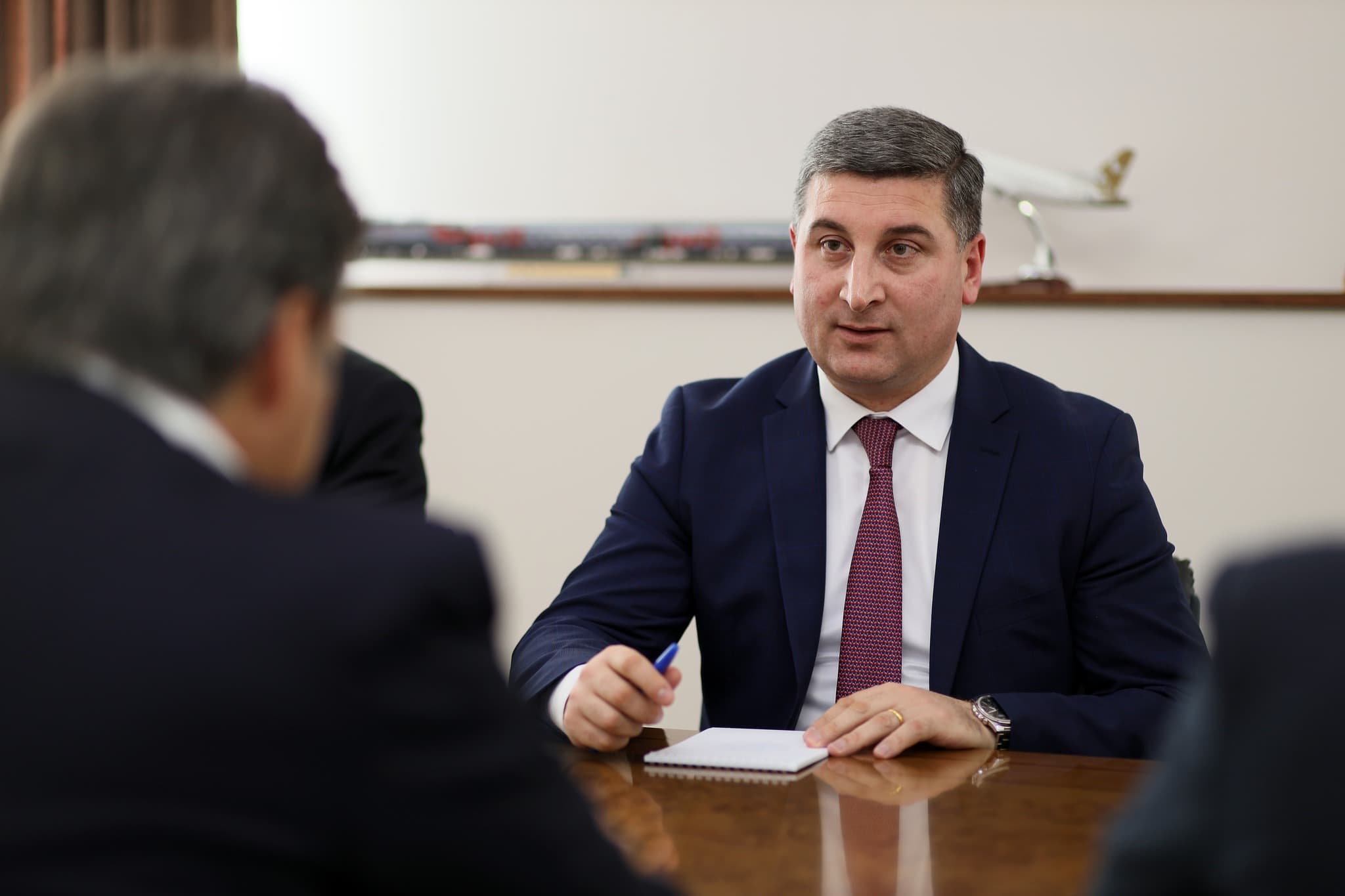 ՀՀ ՏԿԵ նախարար Գնել Սանոսյանն ընդունել է «Կորպորասիոն Ամերիկա օդանավակայաններ» ընկերության գործադիր տնօրեն Մարտին Էռնեկյանին