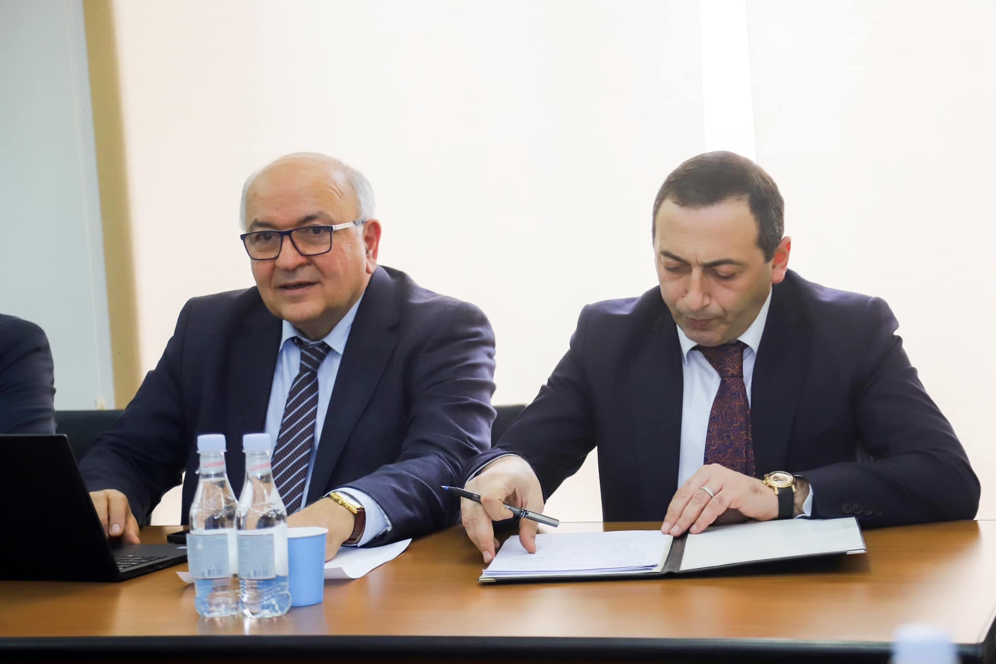 ՀՀ ՏԿԵ ՓՈԽՆԱԽԱՐԱՐ ՎԱՉԵ ՏԵՐՏԵՐՅԱՆՆ ԸՆԴՈՒՆԵԼ Է ՀԱՄԱՇԽԱՐՀԱՅԻՆ ԲԱՆԿԻ ՀԱՅԱՍՏԱՆՅԱՆ ԳՐԱՍԵՆՅԱԿԻ ՏՆՕՐԵՆ ԿԱՐՈԼԻՆ ԳԵԳԻՆԱՏԻ ԳԼԽԱՎՈՐԱԾ ՊԱՏՎԻՐԱԿՈՒԹՅԱՆԸ