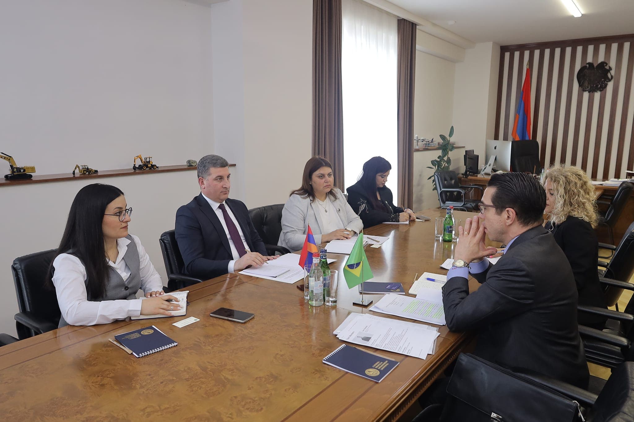 ՀՀ ՏԿԵ նախարար Գնել Սանոսյանն ընդունել է Հայստանում Բրազիլիայի դեսպան Ֆաբիո Վազ Պիտալուգային