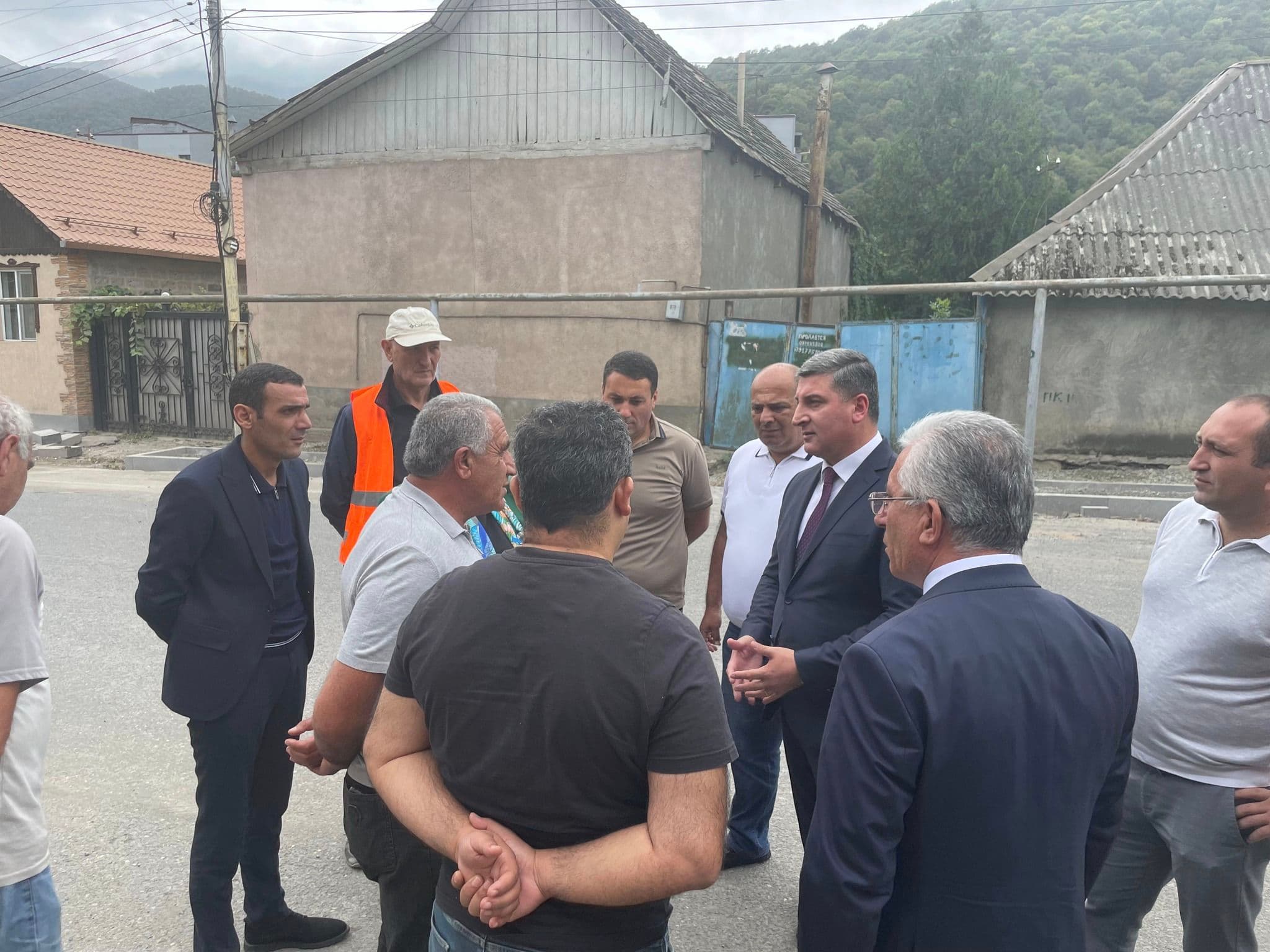 ՀՀ ՏԿԵ նախարար Գնել Սանոսյանը Տավուշի և Լոռու մարզեր կատարած աշխատանքային այցի շրջանակներում դիտարկել է մի շարք ճանապարհահատվածների կառուցման ընթացքը