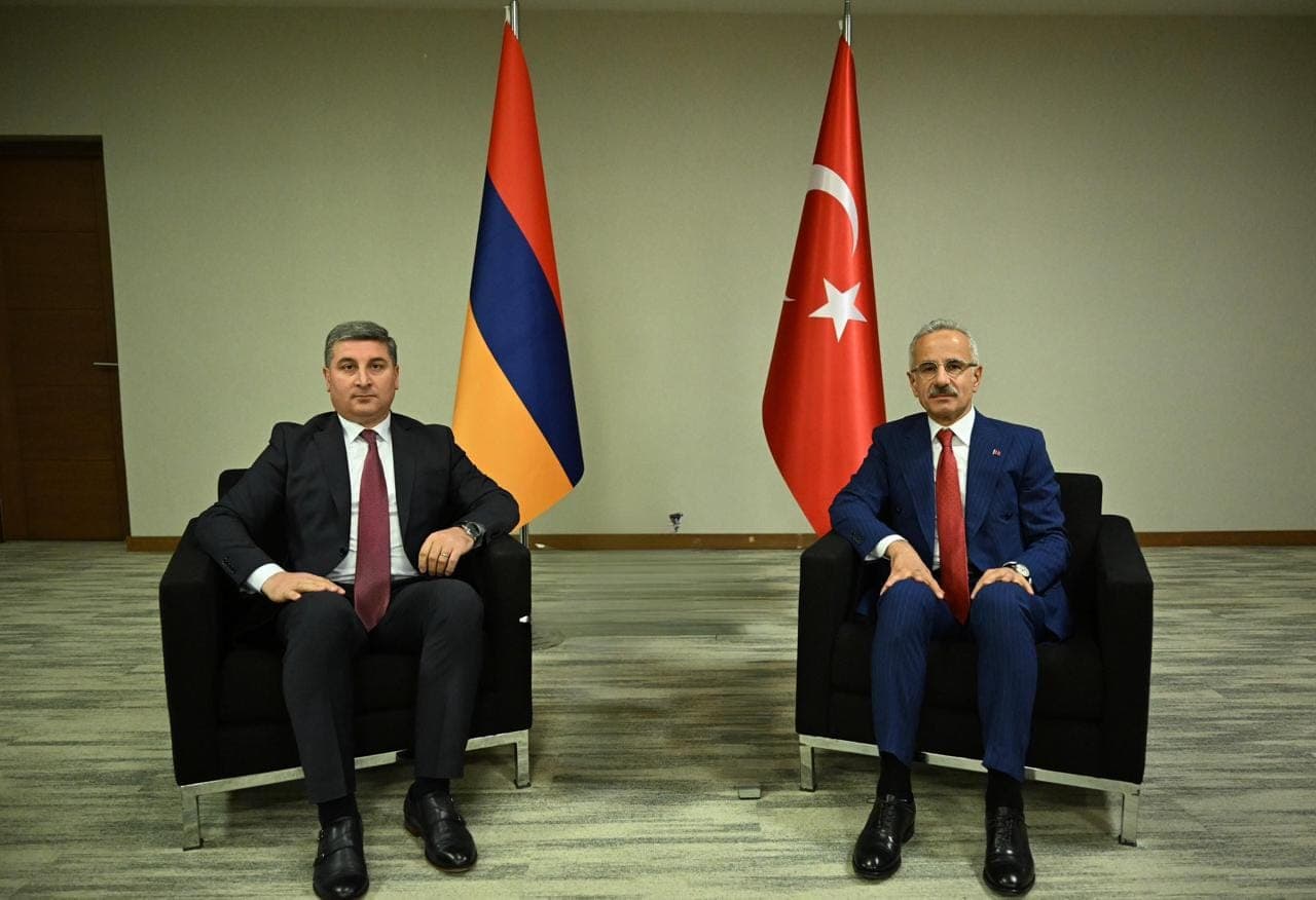 ՀՀ ՏԿԵ նախարար Գնել Սանոսյանը Ստամբուլում հանդիպել է Թուրքիայի տրանսպորտի և ենթակառուցվածքների նախարար Աբդուլքադիր Ուրալօղլուի հետ