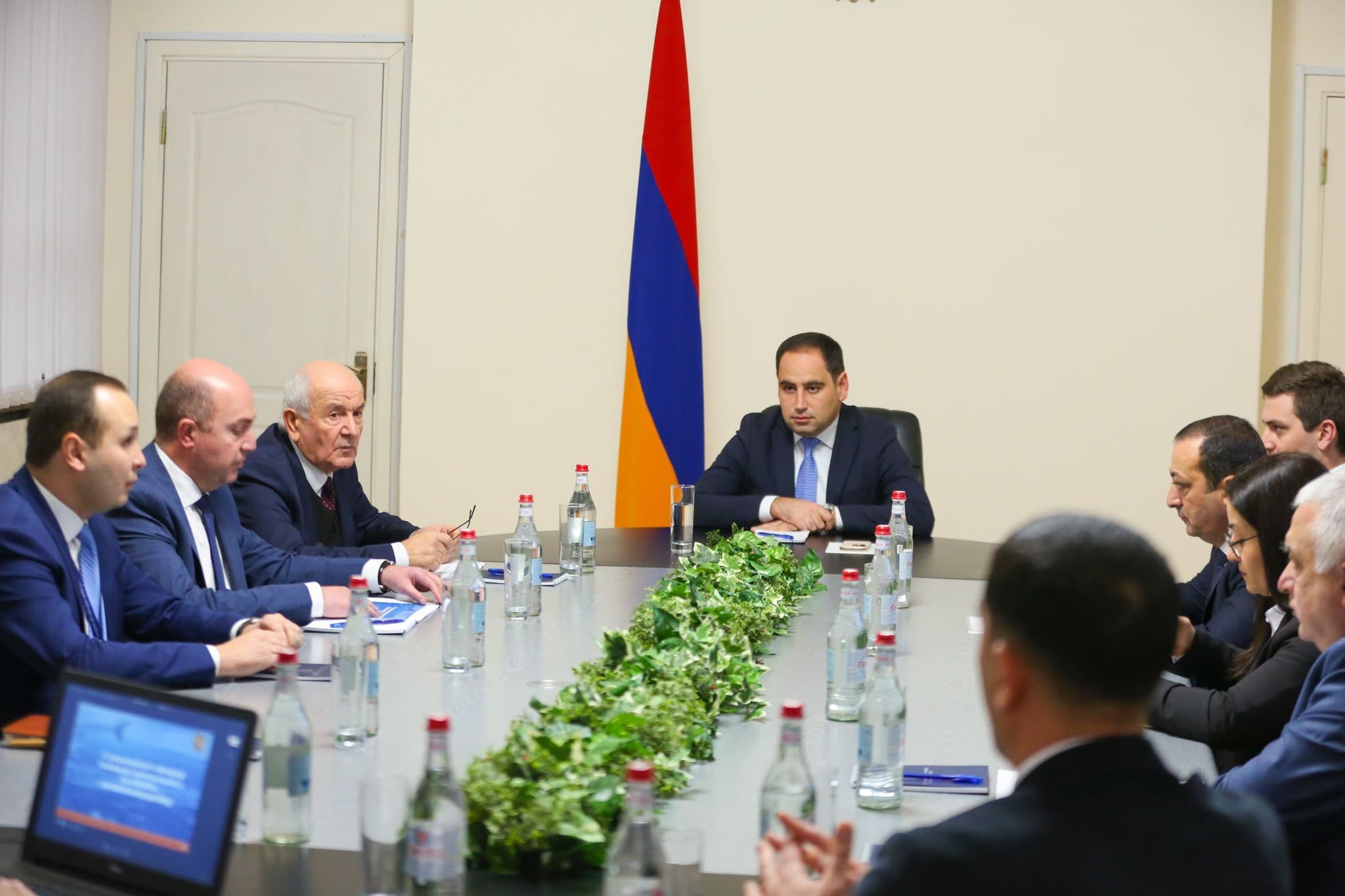 ՀՀ ՏԿԵ նախարար Դավիթ Խուդաթյանն այցելել է Քաղաքացիական ավիացիայի կոմիտե