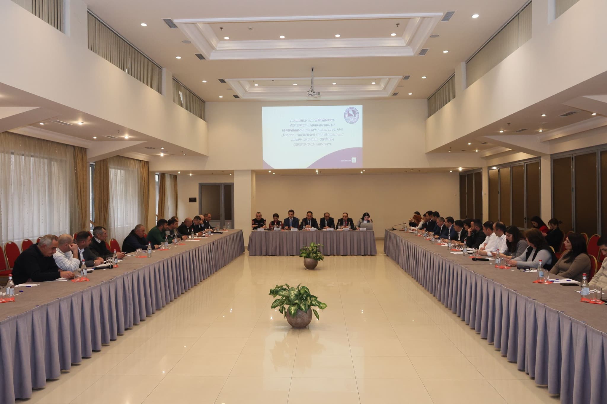 Տեղի է ունեցել ՀՀ ՏԿԵ նախարարին կից Լեռնային Ղարաբաղից բռնի տեղահանվածների աջակցման հարցերով ձևավորված հասարակական խորհրդի նիստը