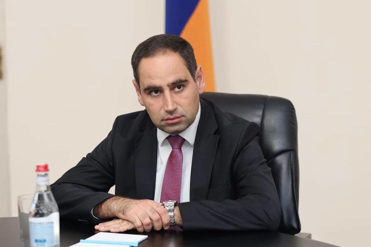 ՀՀ ՏԿԵ նախարար Դավիթ Խուդաթյանը ՀՀ քաղաքացիական ավիացիայի կոմիտեի աշխատակազմին է ներկայացրել նորանշանակ նախագահին